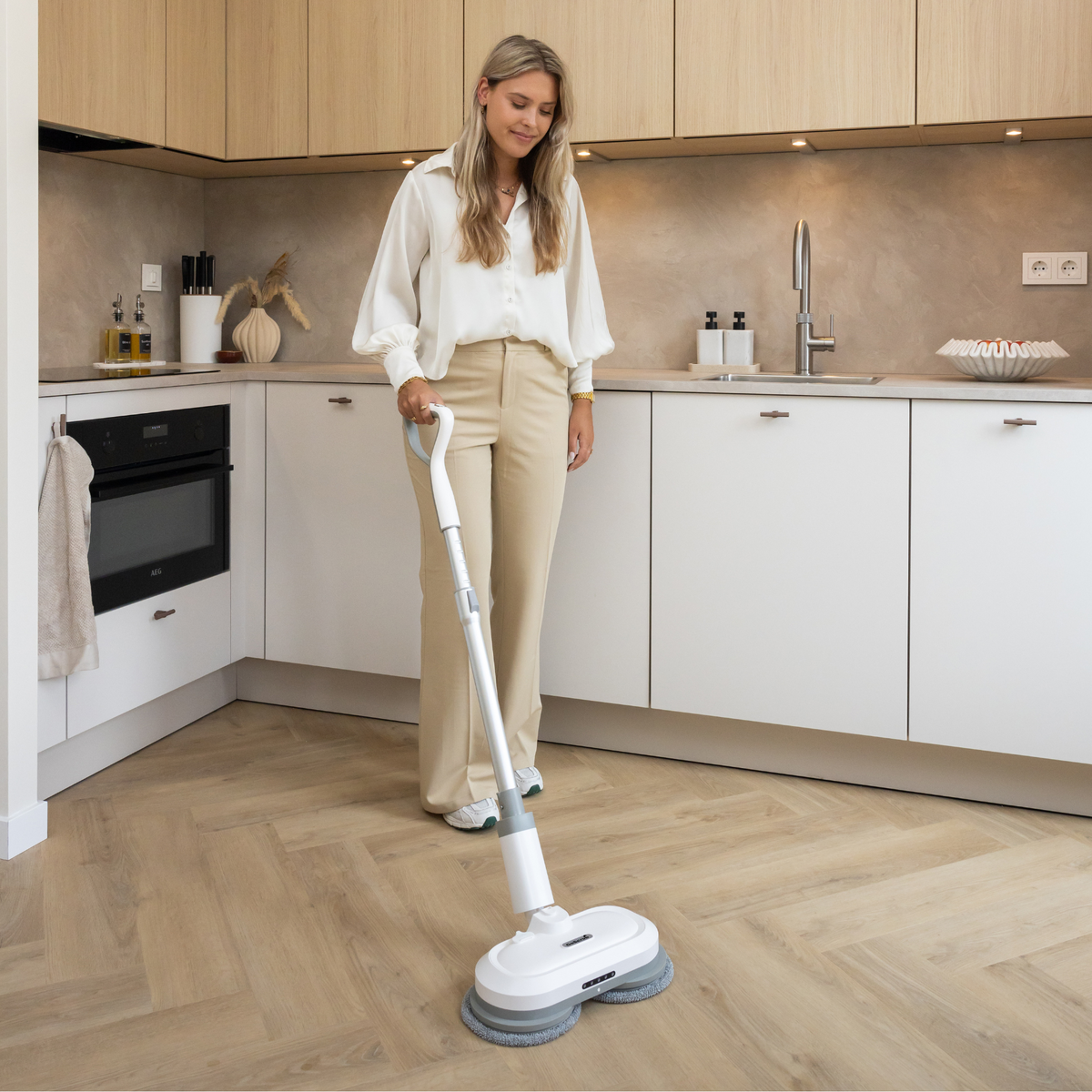 Rechargeable Electric Spray Mop with Built-In Water Tank | Microfiber Pads for Hardwood Tile Laminate | Lightweight Cordless Floor Cleaner | Lonoma