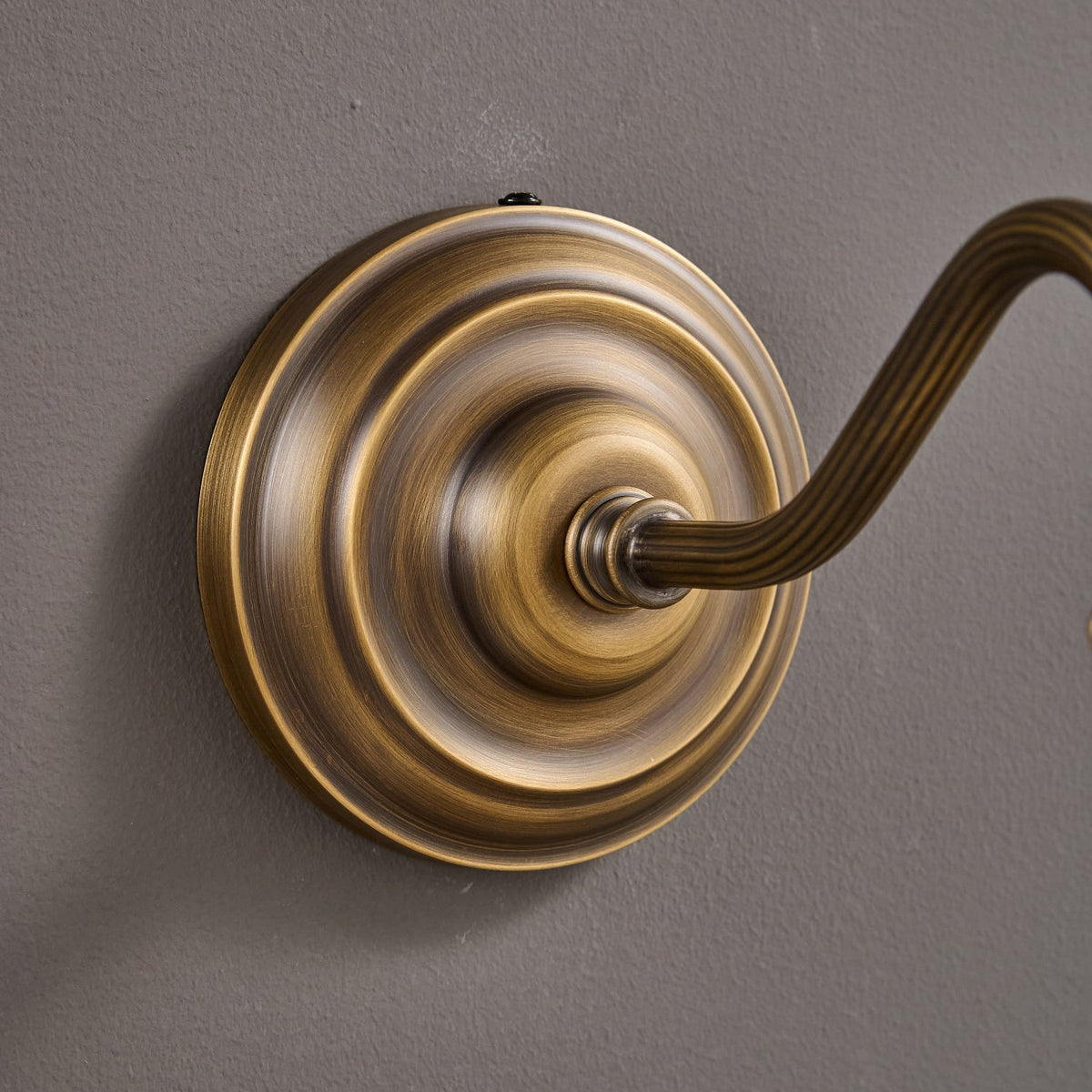 Adjustable Brass Wall Reading Light with Gooseneck Arm – Vintage Sconce for Bedroom, Bedside & Living Room | Lonoma