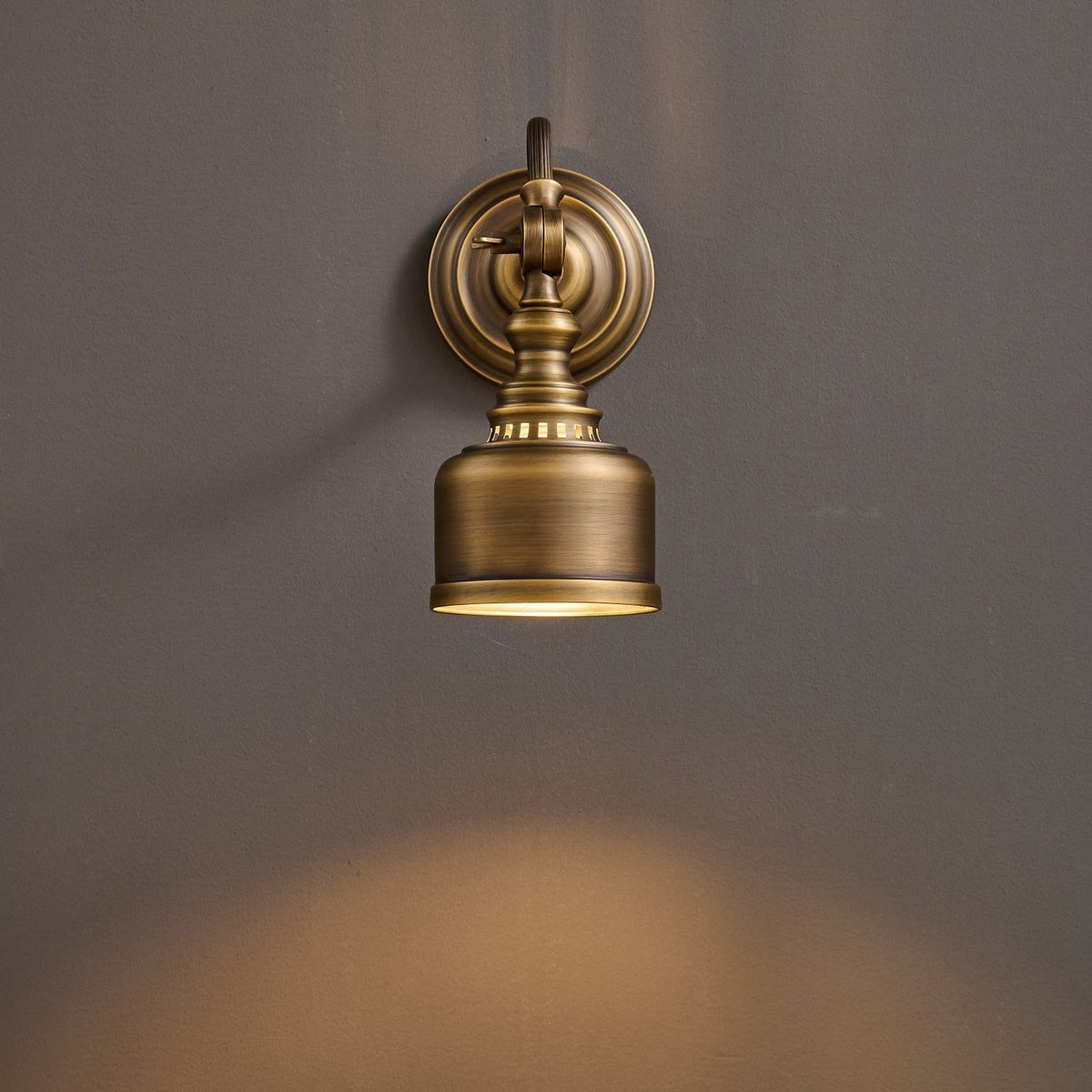Adjustable Brass Wall Reading Light with Gooseneck Arm – Vintage Sconce for Bedroom, Bedside & Living Room | Lonoma