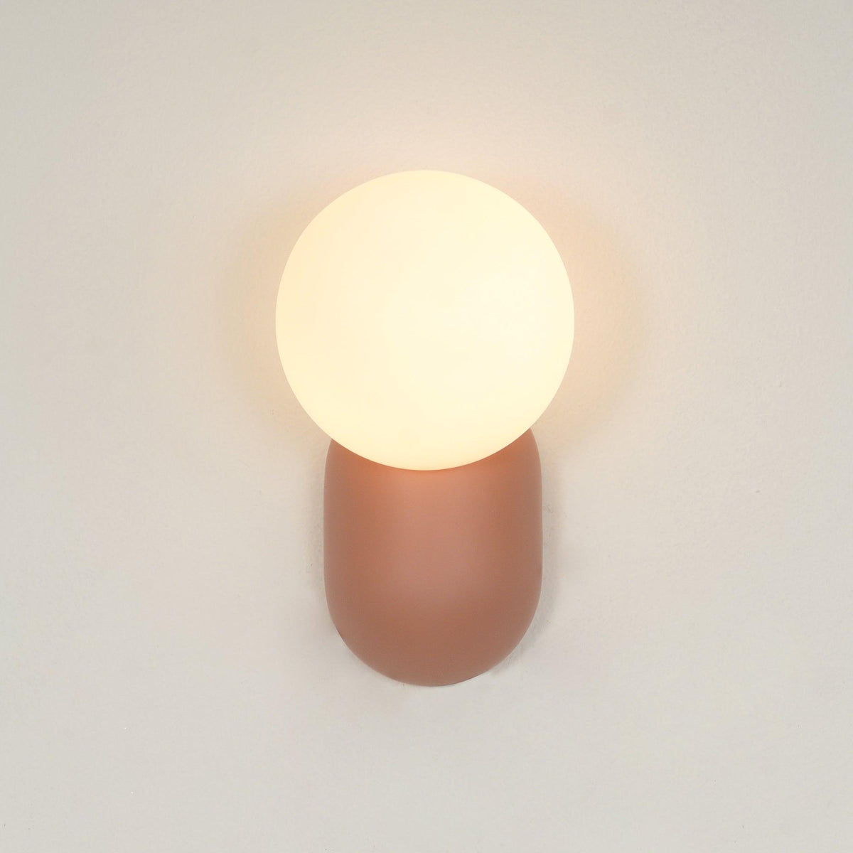 Spherical Resin Wall Light Fixture with Glass Globe – Modern Single-Bulb Sconce for Bathroom, Hallway, Bedroom – Dimmable G9 Socket | Lonoma