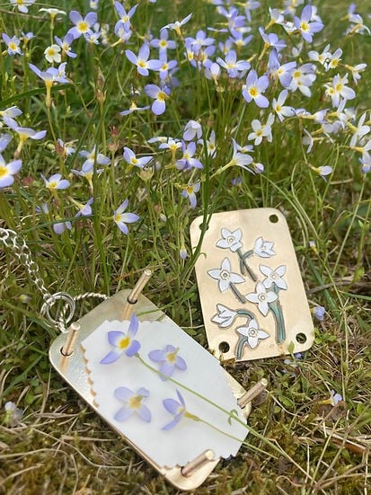 Compact Botanical Flower Press Kit for Crafts, Scrapbooking & Nature Lovers - Portable Metal Plant Presser with Blotting Papers | Lonoma