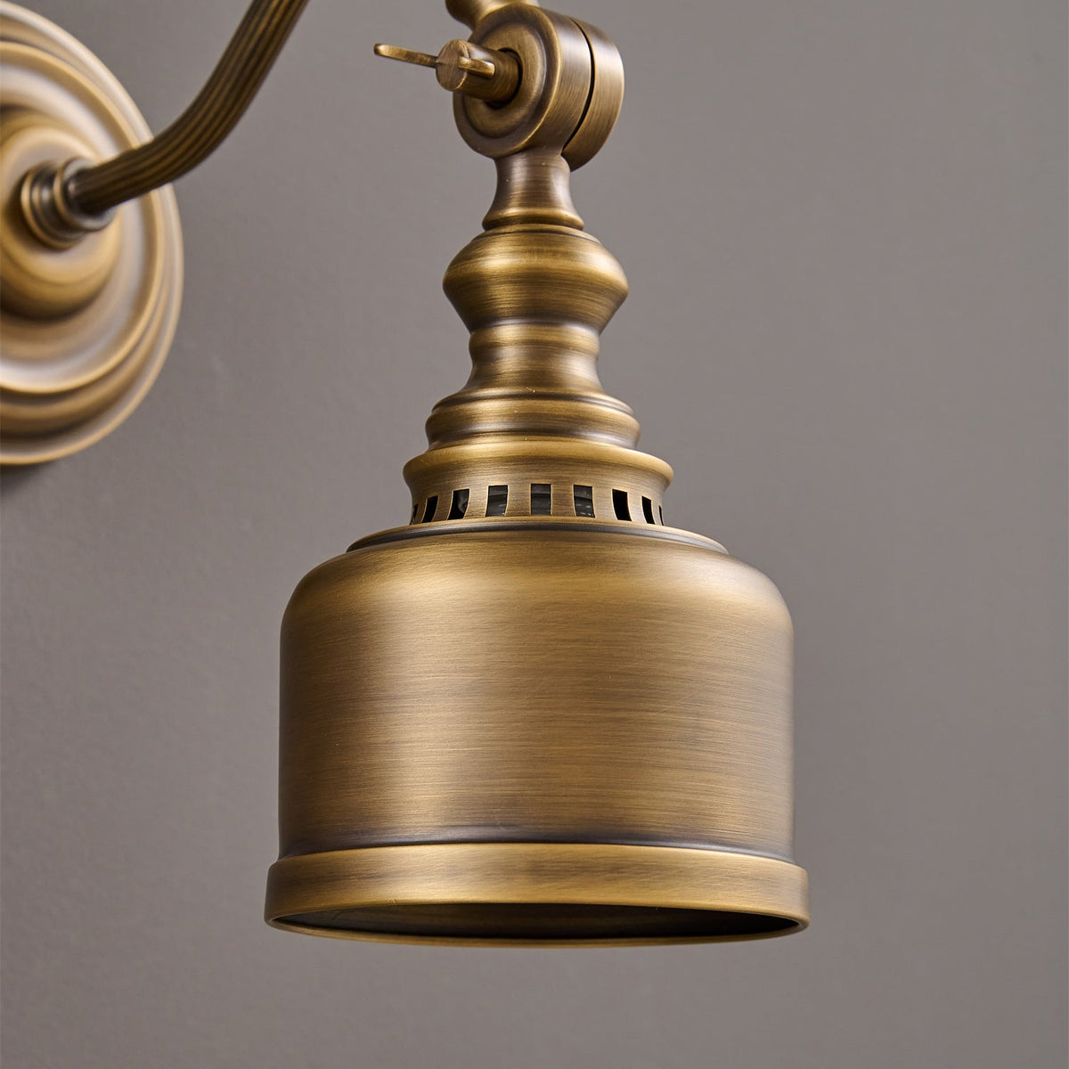 Adjustable Brass Wall Reading Light with Gooseneck Arm – Vintage Sconce for Bedroom, Bedside & Living Room | Lonoma