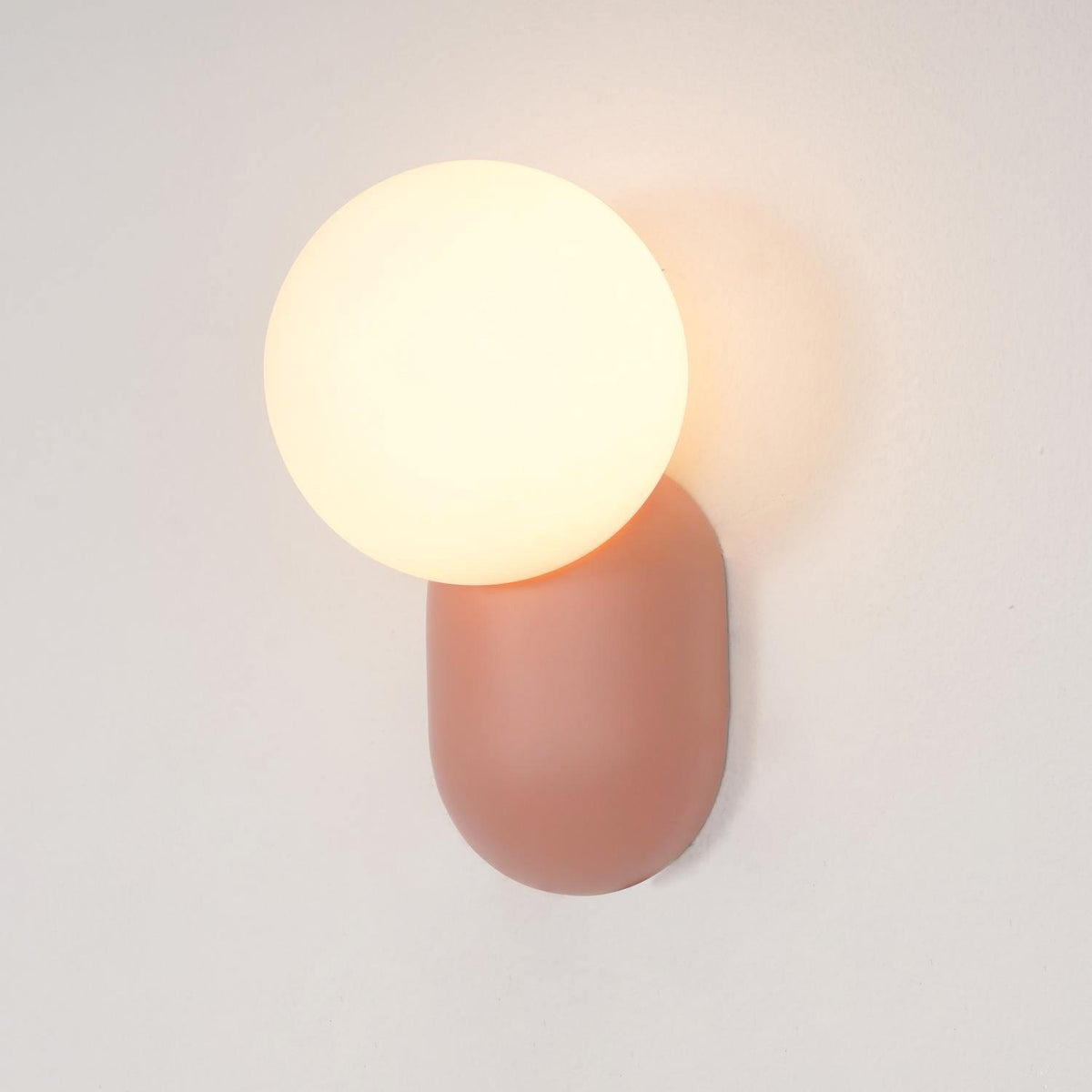 Spherical Resin Wall Light Fixture with Glass Globe – Modern Single-Bulb Sconce for Bathroom, Hallway, Bedroom – Dimmable G9 Socket | Lonoma